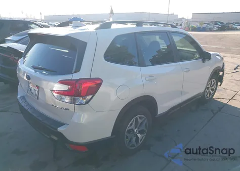 2021 Subaru Forester Premium z USA, uszkodzony, nr VIN JF2SKAJC6MH519614